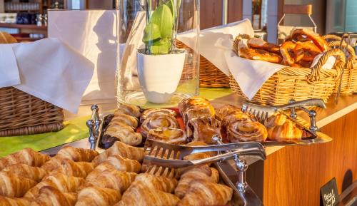 Schwanheim Hotel | Crowne Plaza Frankfurt Congress Hotel by IHG