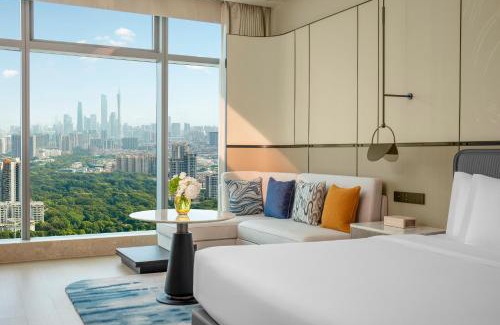 Haizhu Hotel | Crowne Plaza Guangzhou Window of Canton-Free Shuttle Bus Available during Canton Fair Period