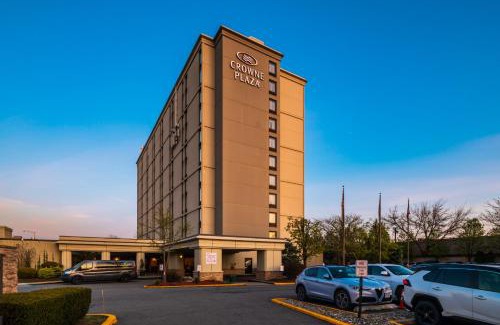 Elizabeth Hotel | Crowne Plaza Newark Airport by IHG