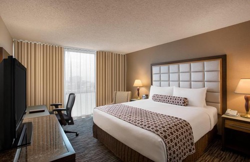 Burlingame Hotel | Crowne Plaza San Francisco Airport