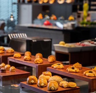 Shajing Hotel | Crowne Plaza Shenzhen World Exhibition and Convention Center by IHG