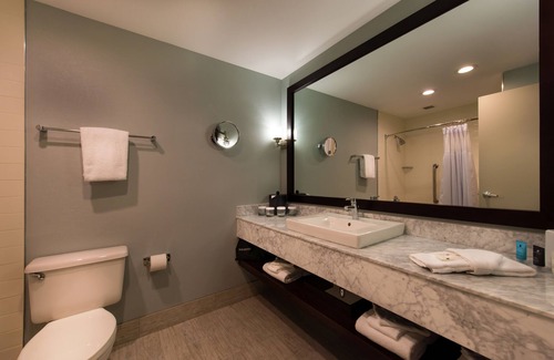 Springfield Hotel | Crowne Plaza Springfield by IHG