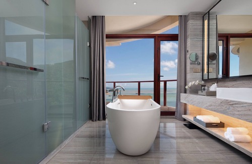 Putuo Hotel | Crowne Plaza Zhoushan Seaview by IHG