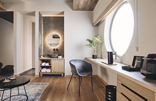 Glyfada Bed & Breakfast | Cruise - Junior Suite in Glyfada