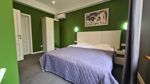 Almaty Bed & Breakfast | CryptoHotel.Club