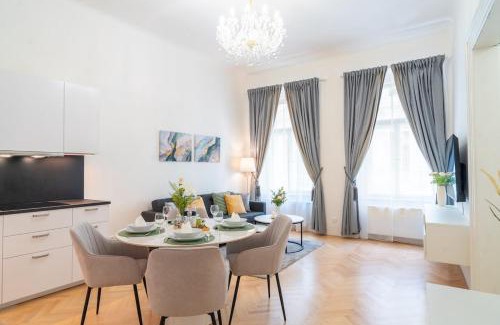 Nove Mesto Apartment | Crystal Apartment in Center of Prague
