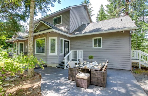Post Falls House | Crystal Bay Home with Fireplace Near Ski Resorts