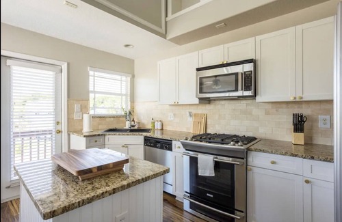Palm Harbor Villa | CRYSTAL BEACH HOME | PRIVATE POOL | WALK TO BEACH