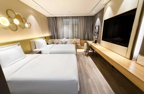 Minhang Hotel | Crystal Orange Hotel Shanghai Hongqiao Hub Railway Station