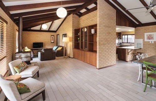 Quindalup House | Crystal Shores