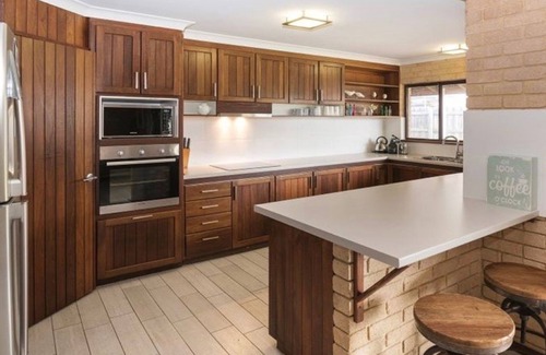 Quindalup House | Crystal Shores - Family Friendly, Pet Friendly - Wifi