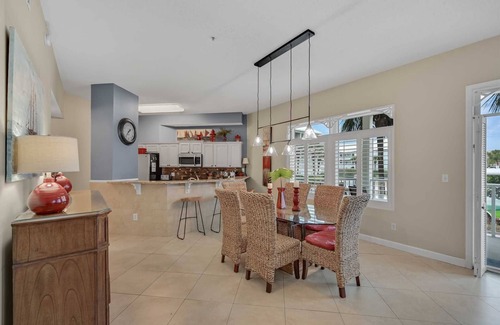 Avalon Beach Estates Condo | Crystal View 103 Ground Floor, 3/3 Beach Service