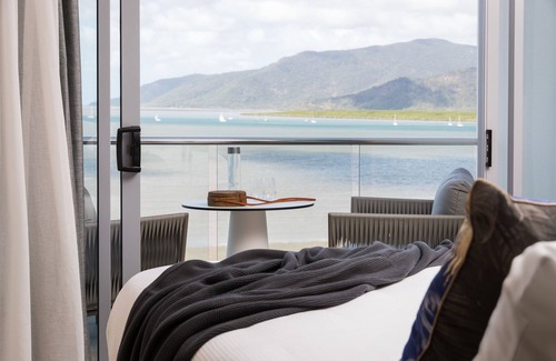 Cairns Central Business District Hotel | Crystalbrook Riley