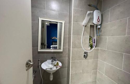 Taman Daya Apartment | CUBE8TEEN 1BEDROOM 2QUEEN HOST BY wendy