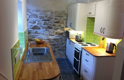 Cubert Cottage | Cubert. Renovated 16th C. cottage Nr Crantock Holywell and Polly Joke beaches