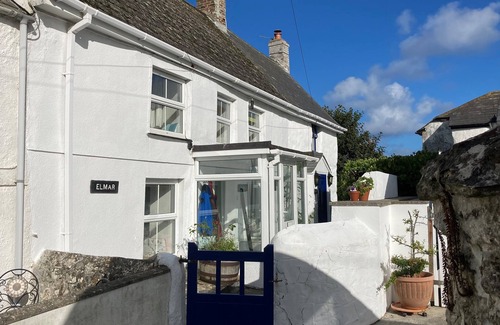 Cubert Cottage | Cubert. Renovated 16th C. cottage Nr Crantock Holywell and Polly Joke beaches