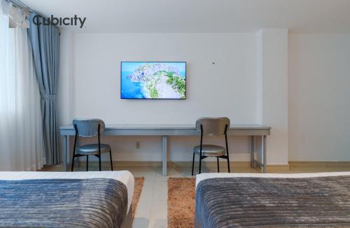 Downtown Ho Chi Minh City Hotel | Cubicity Walking Street