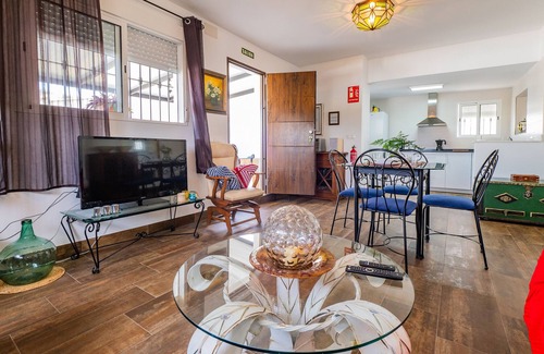 Alhaurin de la Torre Ski Chalet | Cubo's Cortijos del Sol Mayoral House/community pool/terrace/free wifi