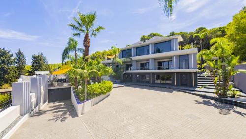 Alhaurin el Grande Villa | Cubo's Villa Le Corbusier