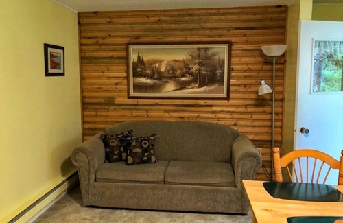 Murray Harbour Cottage | Cuddle Doon -1 Bedroom Cottage Forest & Lake PEI Cottages