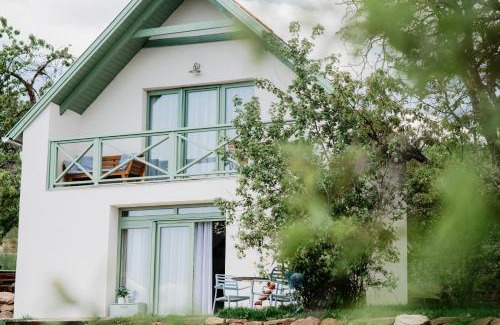 Lovas Villa | Cukormadár Vendégház Lovas