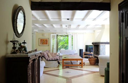 Carilo House | Cul de Sac