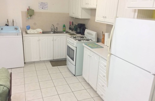 Keizer Hill Apartment | Cumber's Tropical Apartments