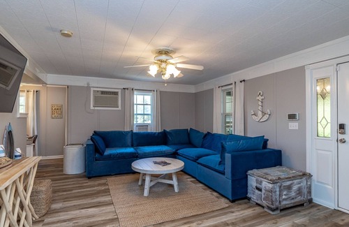 Monticello House | Cumberland Belle Lakehouse - 5 Bedroom, 5 Bath, 10 Bed + more space available