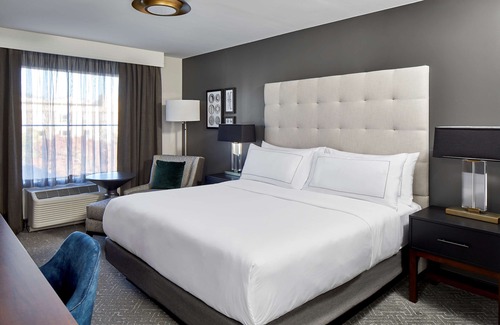 Fort Sanders Hotel | Cumberland House Knoxville, Tapestry Collection by Hilton