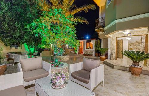 Ayvalik Hotel | Cunda Özerbey Konağı