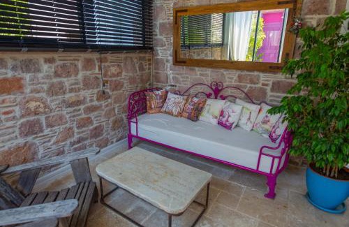 Ayvalik Bed & Breakfast | cunda mor limon otel