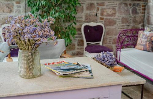 Ayvalik Bed & Breakfast | cunda mor limon otel