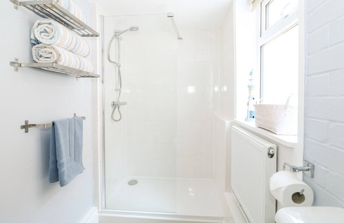 Snettisham Cottage | CURLEW COTTAGE, family friendly, with a garden in Snettisham