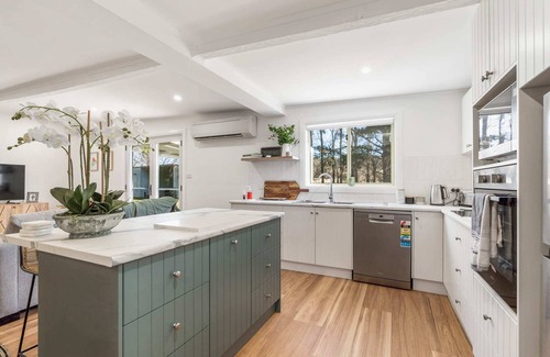 Springside House | 'Currawong' - Gorgeous Country Cottage
