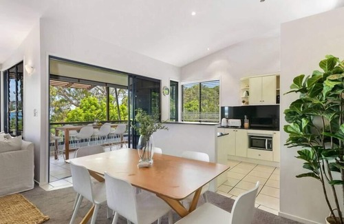 Currumbin House | Currumbin Beachfront Haven