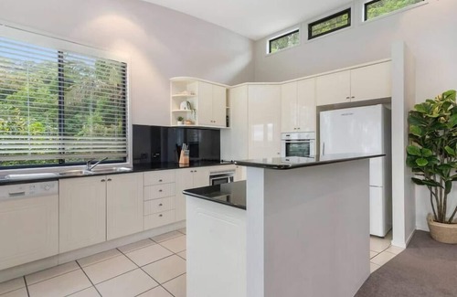 Currumbin House | Currumbin Beachfront Haven