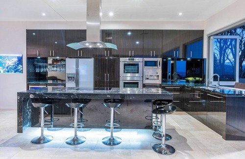 Currumbin House | Currumbin Coastal Luxury Retreat with pool, spa, theatre room and stunning views