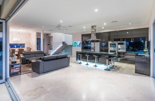 Currumbin House | Currumbin Coastal Luxury Retreat with pool, spa, theatre room and stunning views