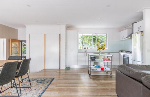 Currumbin House | Currumbin Creek Cottage