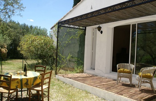 Vergeze Villa | Cushy Villa in Vergèze with Fenced Garden, Terrace, Barbecue