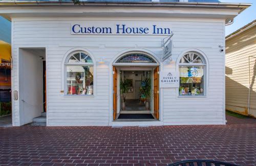 Historic Seaport Apartment | Custom House Inn All