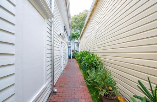 Historic Seaport Apartment | Custom House Inn All