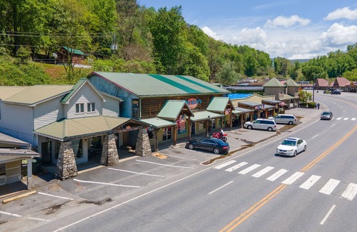 Cherokee Apartment | Customer Appreciation Year! See Discount information in Ad