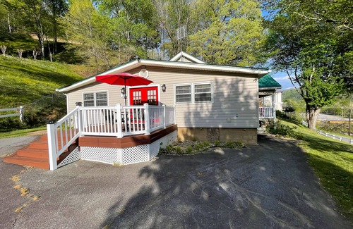 Cherokee Cottage | Customer Appreciation Year! See Discount information in Ad