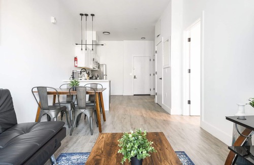 Elizabeth Apartment | Cute 1BR Next to Airport 4223