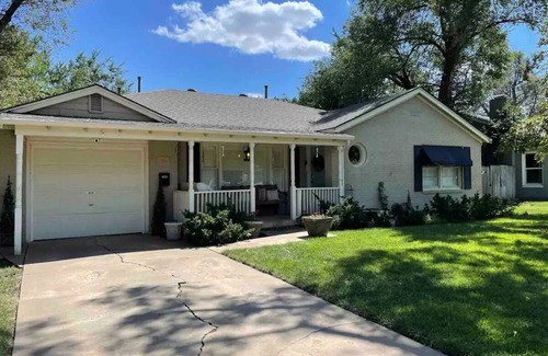 Amarillo House | Cute 3 bedroom 2 bath home centrally located