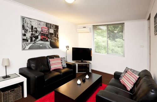 Daglish Apartment | Cute and affordable park side accommodation