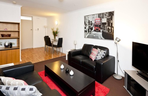 Daglish Apartment | Cute and affordable park side accommodation