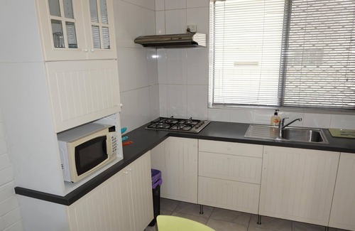Jolimont Apartment | Cute and affordable park side accommodation