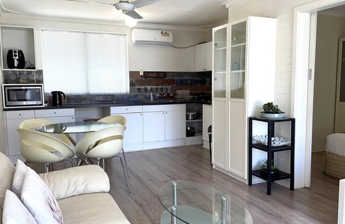 Jolimont Apartment | Cute and affordable park side accommodation